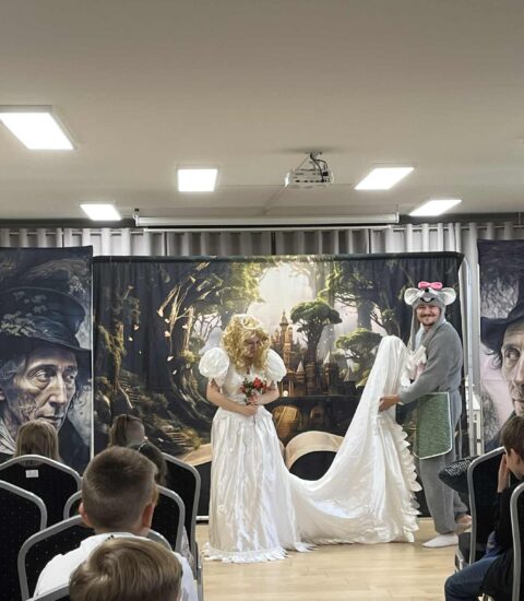 aktorzy podczas przedstawienia